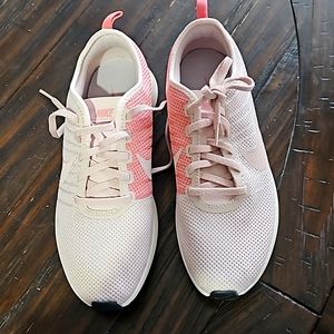 Ladies Daul Tone Pink Nike US size 9 New without tags